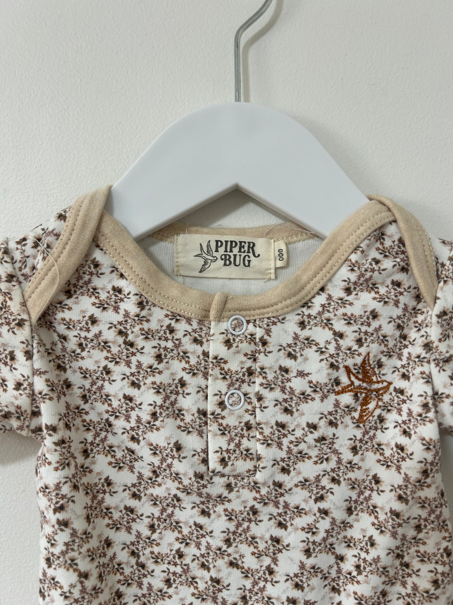 Piper Bug - Onesie (000)