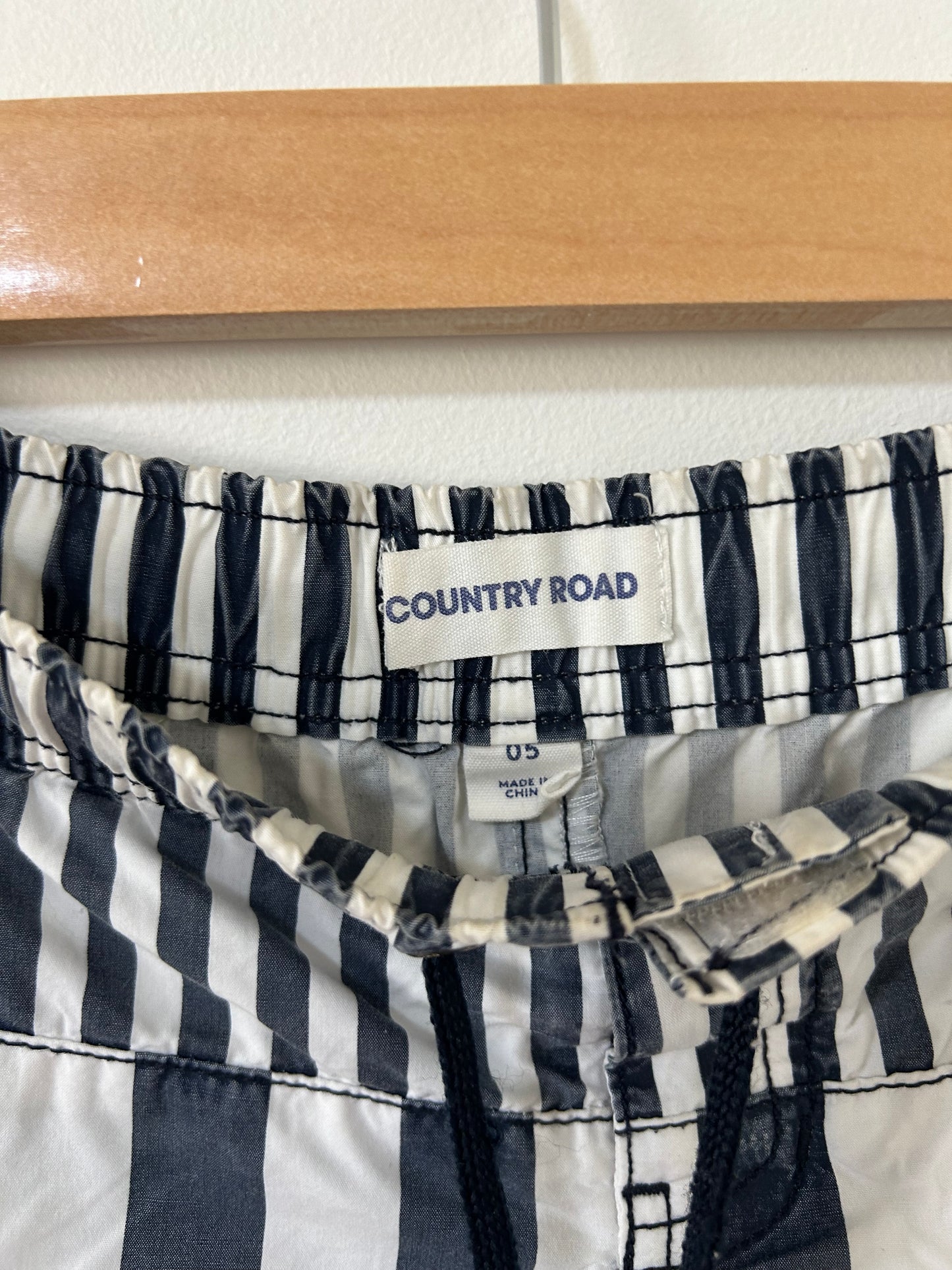 Country Road - Stripe Togs (5)