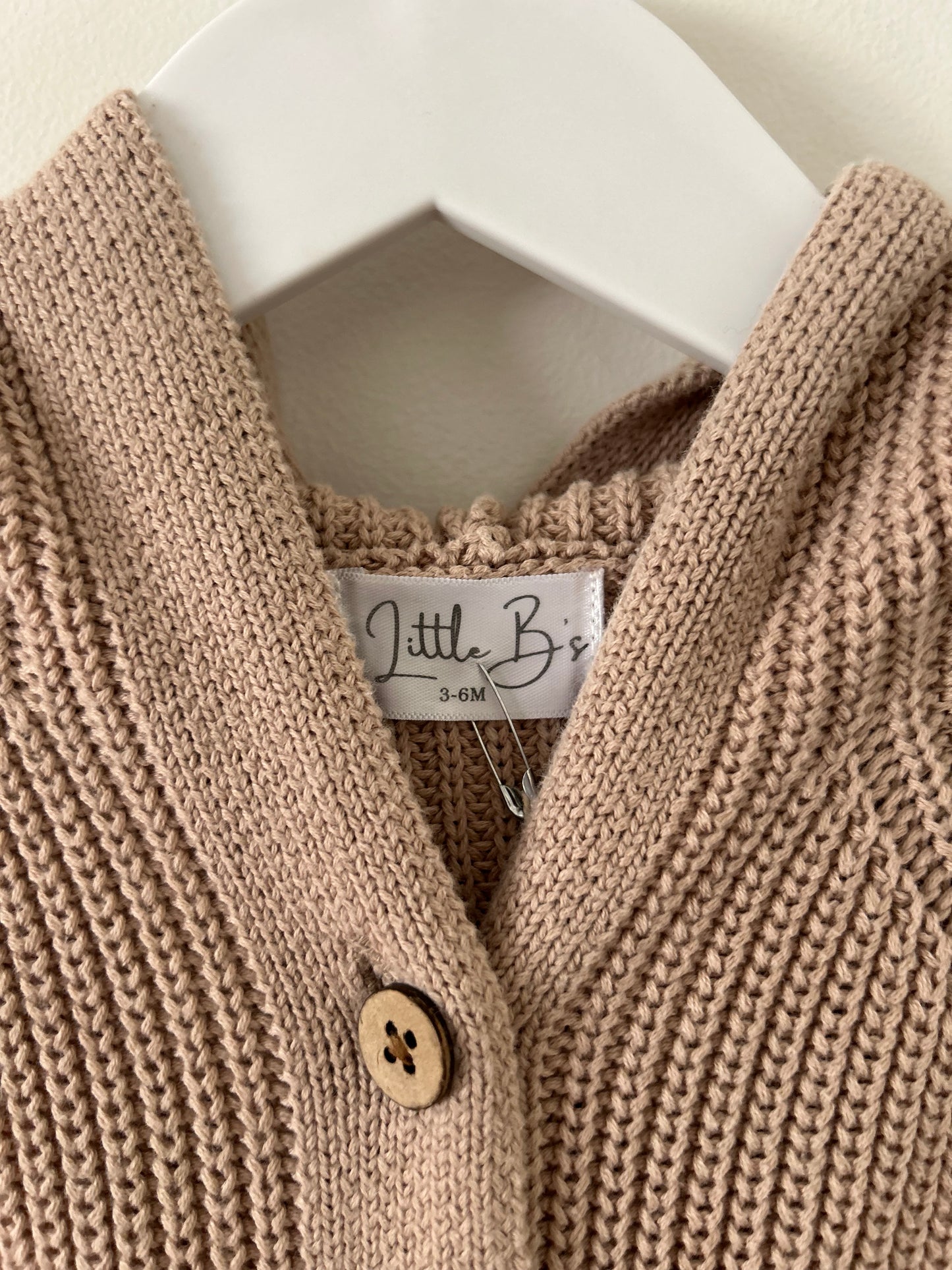 Little B’s - Beige Knitted Suit (3-6M)