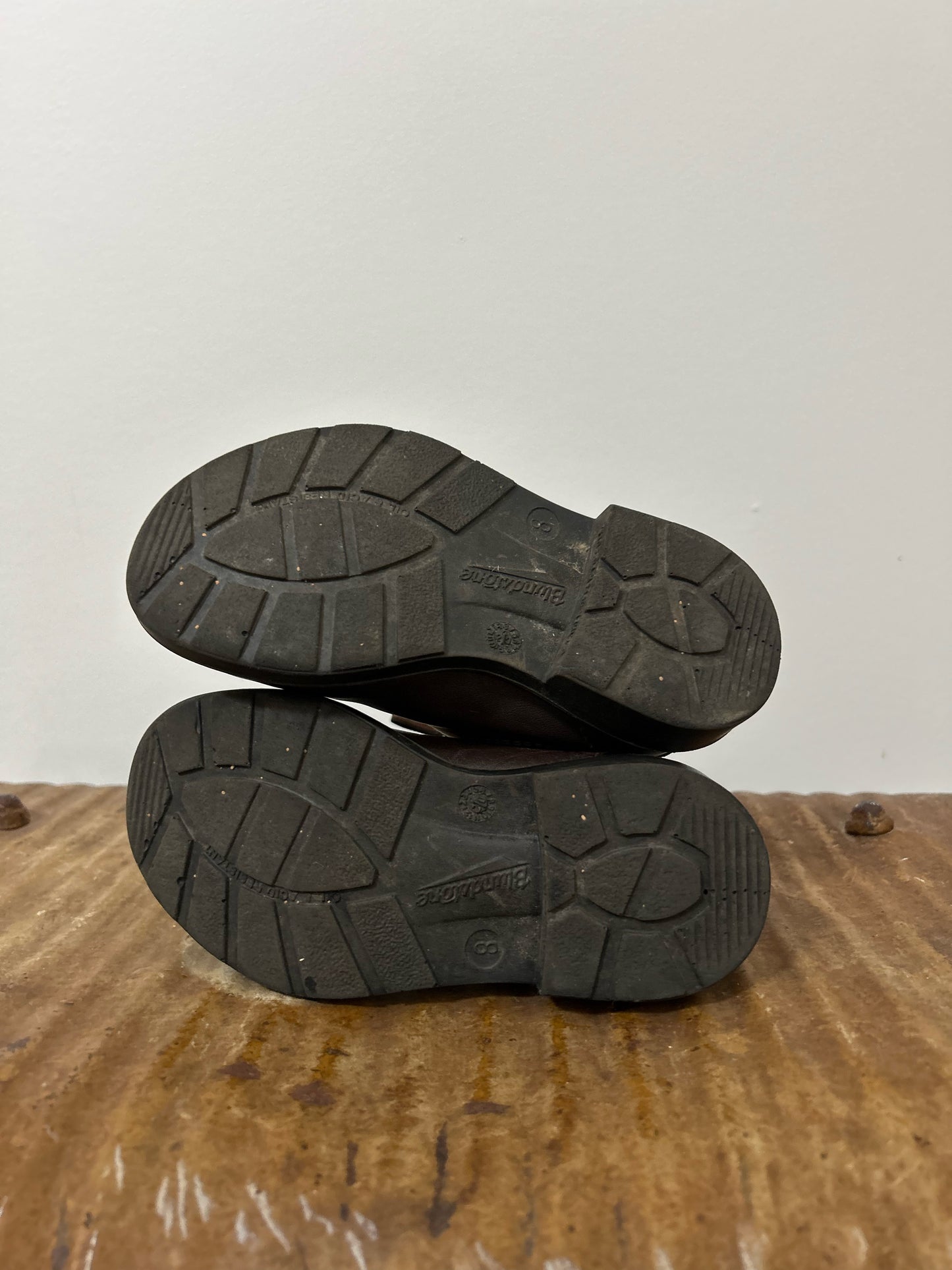 Blundstone Boots - Size (8)