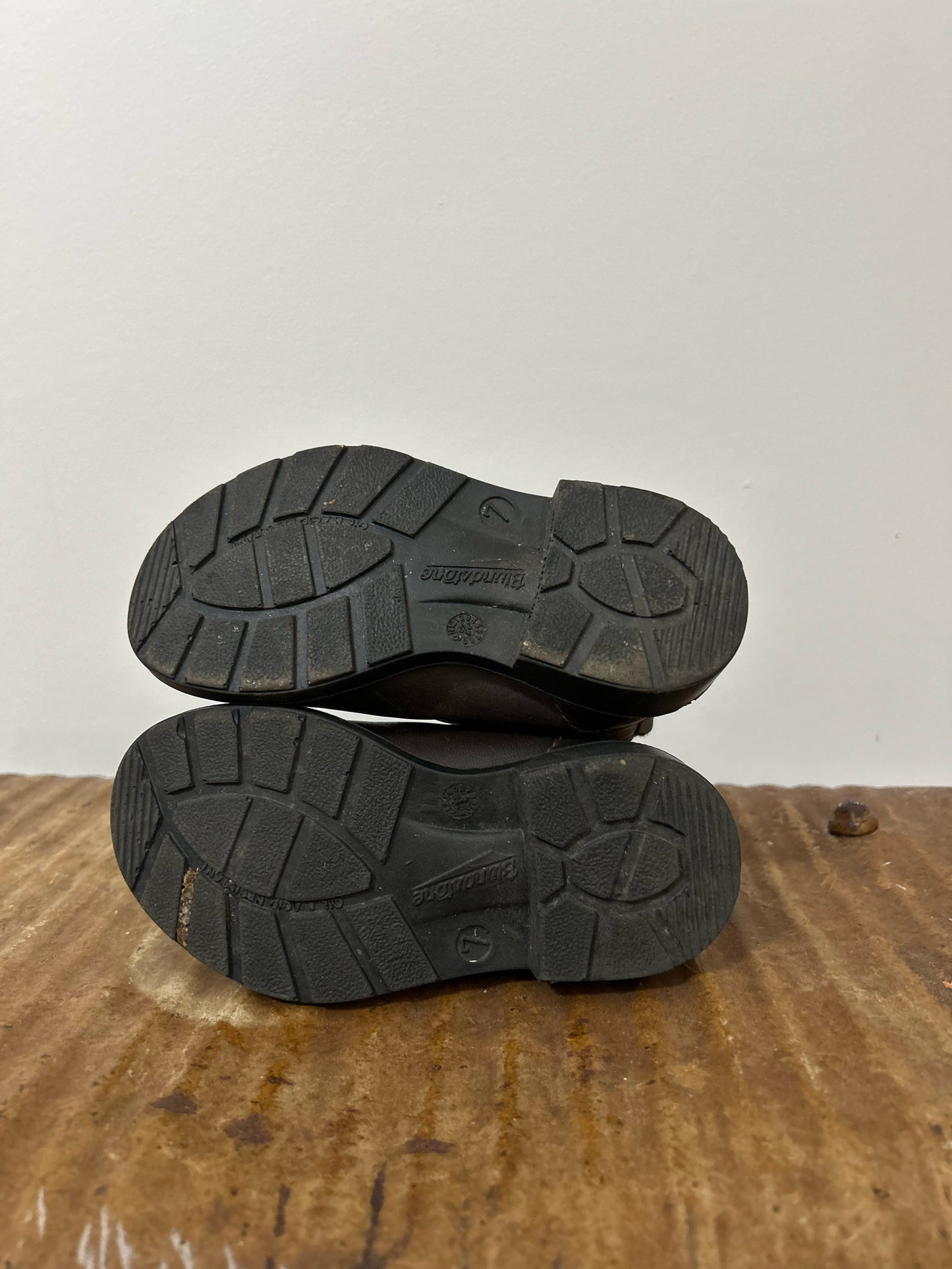 Blundstone Boots - Size (7)
